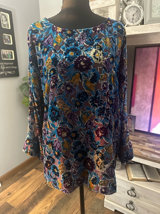 Soft Surroundings Tops - Soft Surroundings Blue-Multi Floral Velvet Burnout Long Sleeve  PTP 23